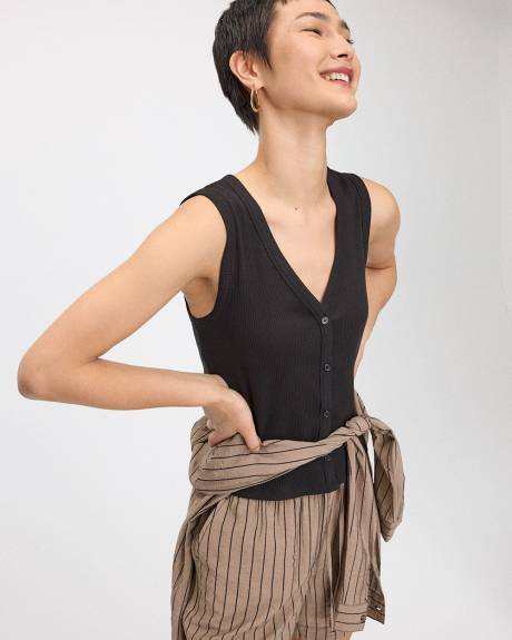 Camisole à col V avec boutons avant