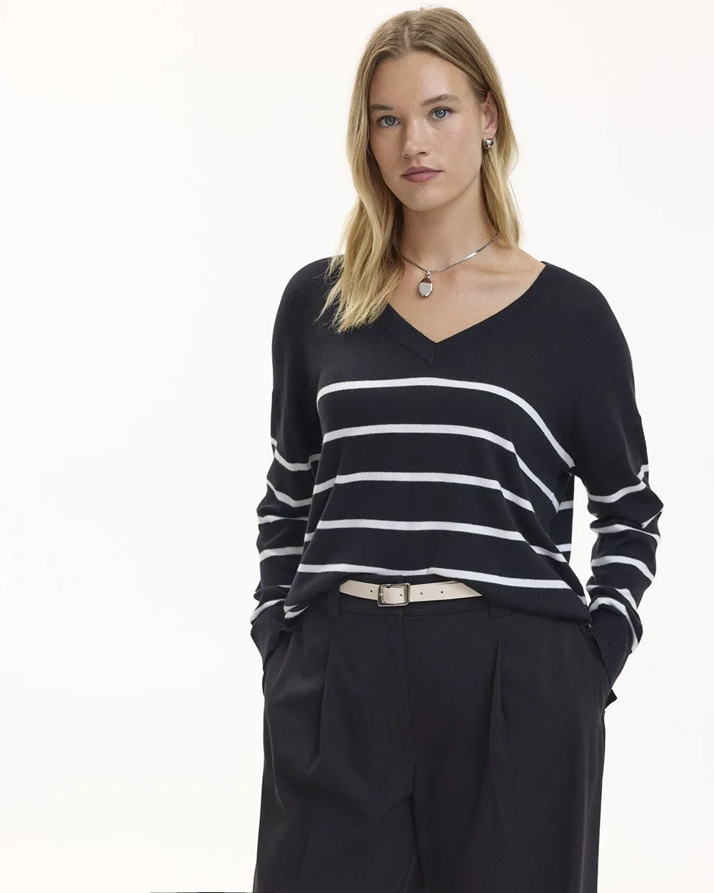 Long-Sleeve V-Neck Sweater - R Essentials