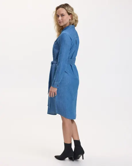 Robe boutonnée en denim avec ceinture à nouer