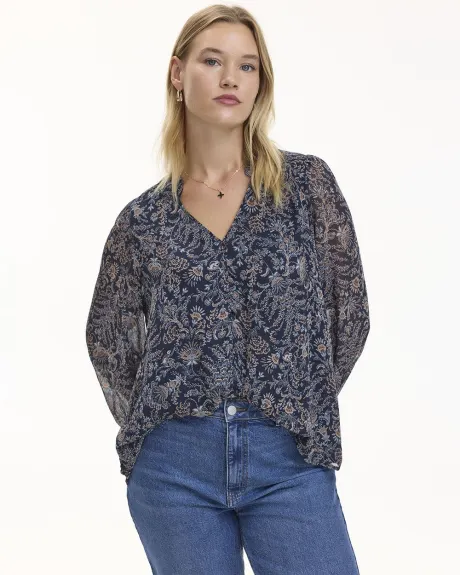 3/4-Volume-Sleeve V-Neck Blouse