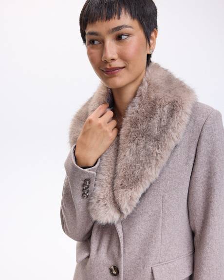 Manteau long avec col en fausse fourrure