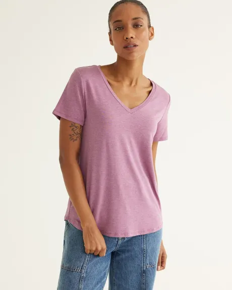 Short-Sleeve V-Neck Tee, R Essentials