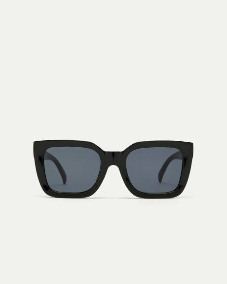 Thick Square Sunglasses with Studs