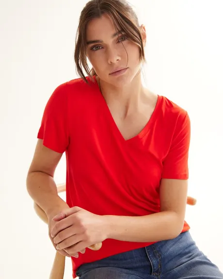 Short-Sleeve V-Neck Tee, R Essentials