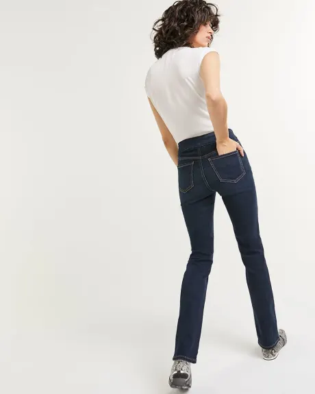 Straight Leg Jeans - The Comfort