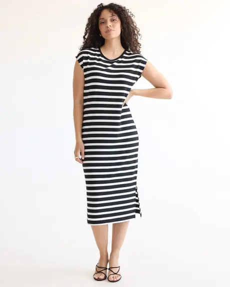 Extended-Sleeve Crew-Neck Midi Dress