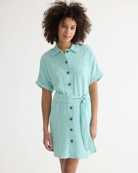 Short-Sleeve Buttoned-Down Shift Dress