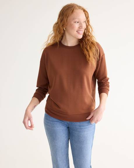 Long-Sleeve Crew-Neck Sweatshirt - R Essentials