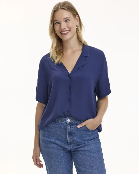 Short-Sleeve Buttoned-Down Blouse with Camp Collar