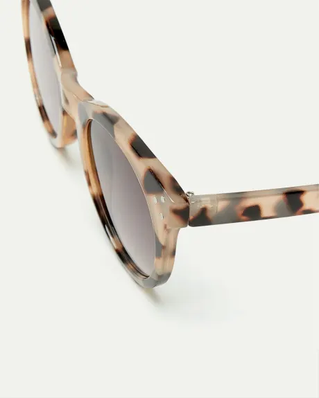 Rounded Tortoise Sunglasses