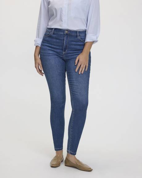 Skinny-Leg High-Rise Jean - The Signature (R) - Curvy Fit