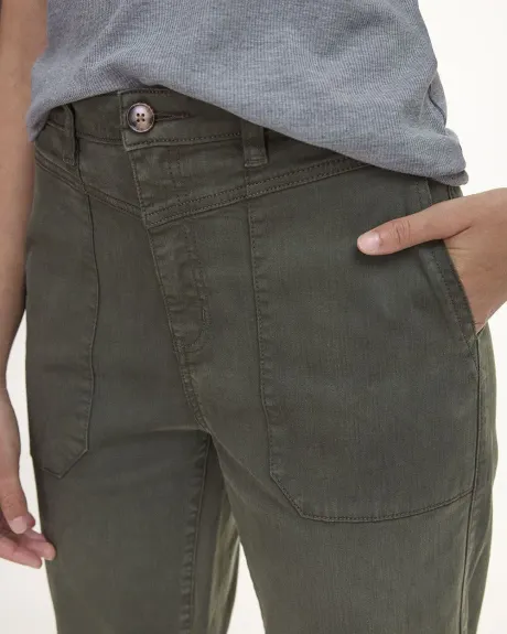 Pantalon à taille haute et jambe fuselée avec grandes poches