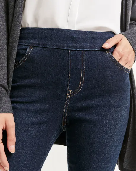 Straight Leg Jeans - The Comfort