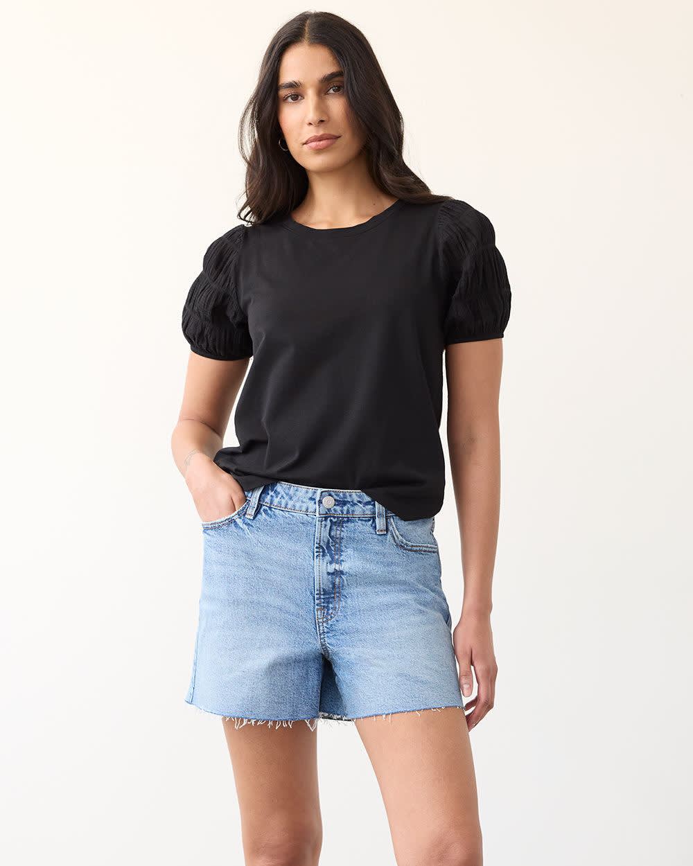 Short Mom en denim avec ourlet effiloché