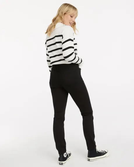 High-Rise Black Jean with Skinny Leg - The Signature (R)