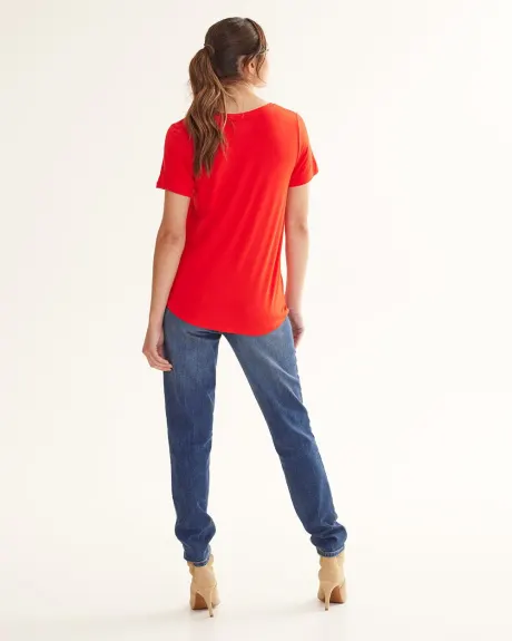 Short-Sleeve V-Neck Tee, R Essentials