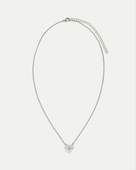 Collier court à pendentif en coeur avec strass scintillants