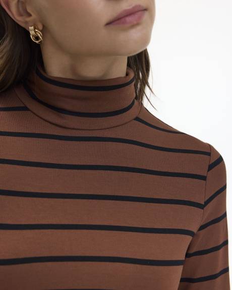 Long-Sleeve Turtleneck Tee - R Essentials