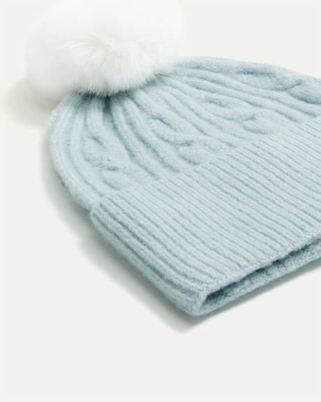 Tuque à mailles torsadées avec pompon