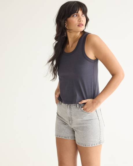 Tank wih Scoop Neckline