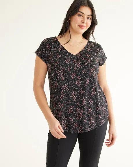 Extended-Sleeve V-Neck Tunic