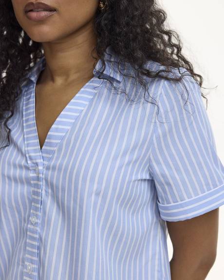 Short-Sleeve Buttoned-Down Blouse