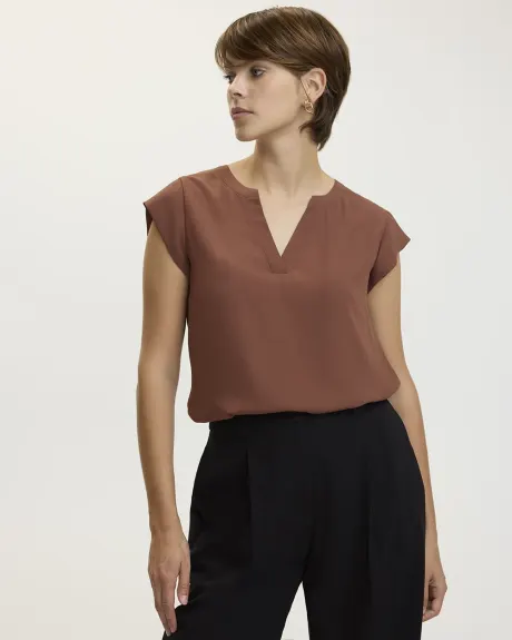 Blouse à manches très courtes et encolure fendue - R Essentials