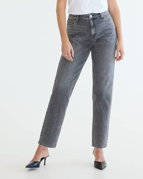 Jean à jambe fuselée et taille haute - Le Mom Jeans