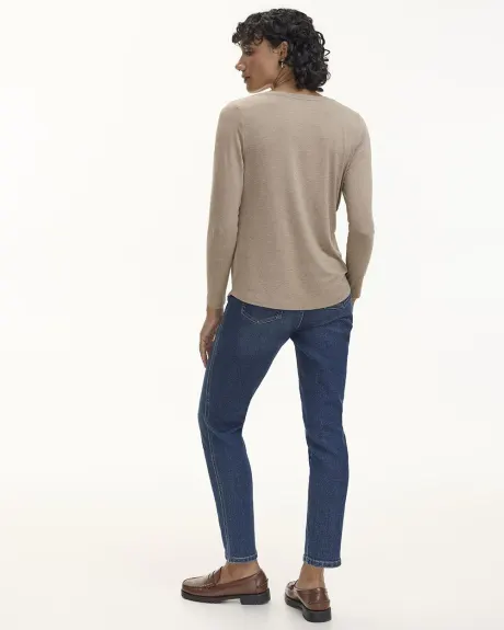 Long-Sleeve V-Neck Tee - R Essentials