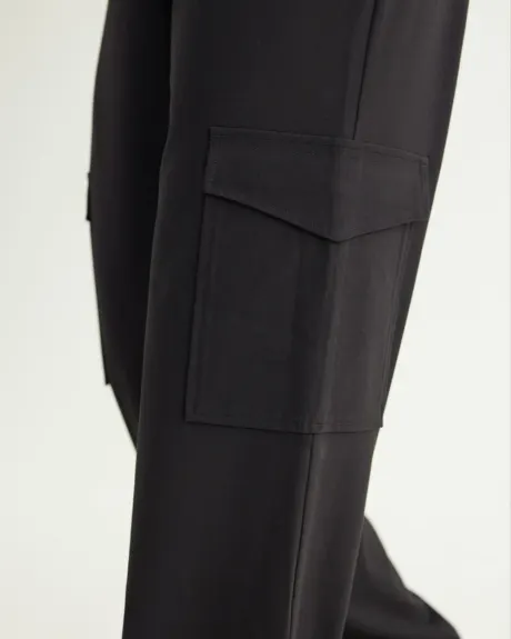 Straight-Leg High-Rise Cargo Pant - The Timeless