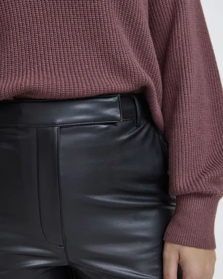 Pantalon à taille haute et jambe droite en faux cuir - Coupe Courbes