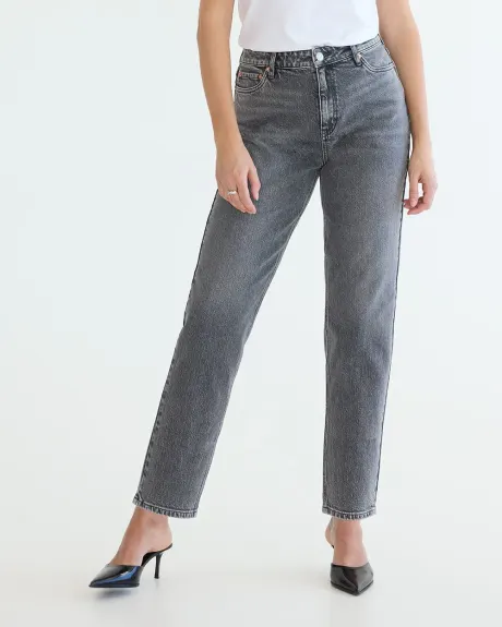 Jean à jambe fuselée et taille haute - Le Mom Jeans