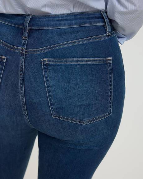 Skinny-Leg High-Rise Jean - The Signature (R) - Curvy Fit