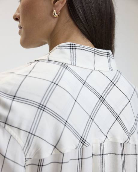 Long-Sleeve Plaid Blouse with Chest Pocket