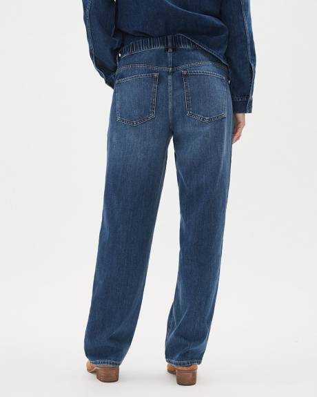 Medium-Wash Tapered-Leg Jeans - Thyme Maternity