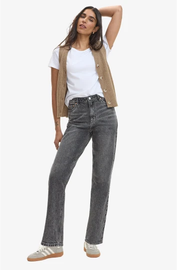 Tapered jeans for women