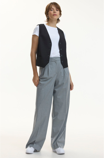 Wide-leg pants for women